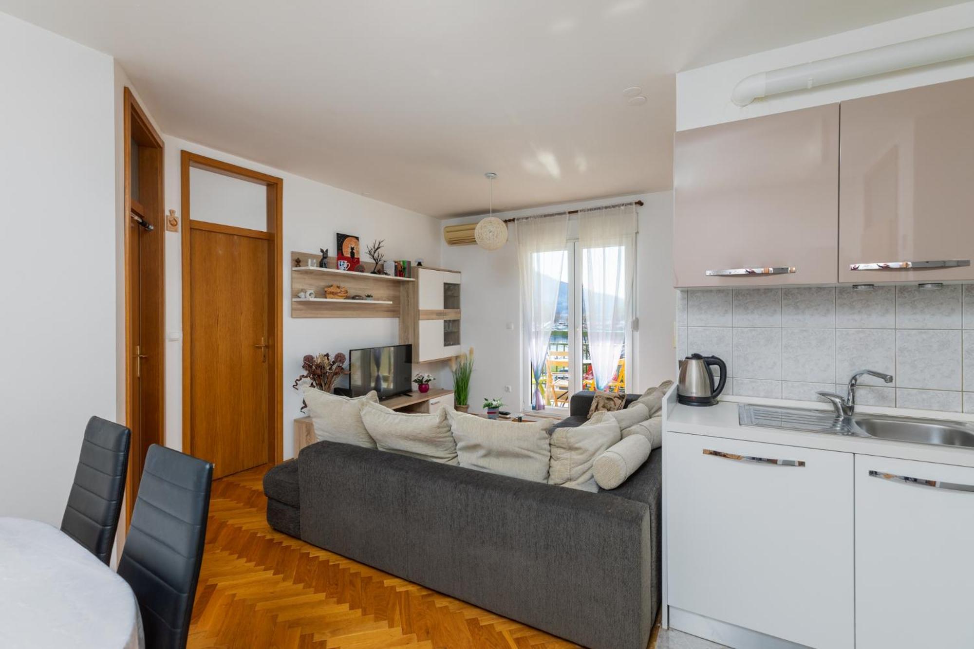 Apartment Marijo Omiš Zewnętrze zdjęcie